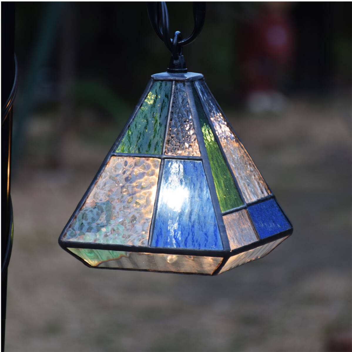 ガーデンライト 吊下げ式 4Ｋ-100(吊り金具なし)　 ステンドグラス ガーデンランプ 庭園灯 外灯 屋外照明 LED 電球 対応 洋風 ガーデン照明
