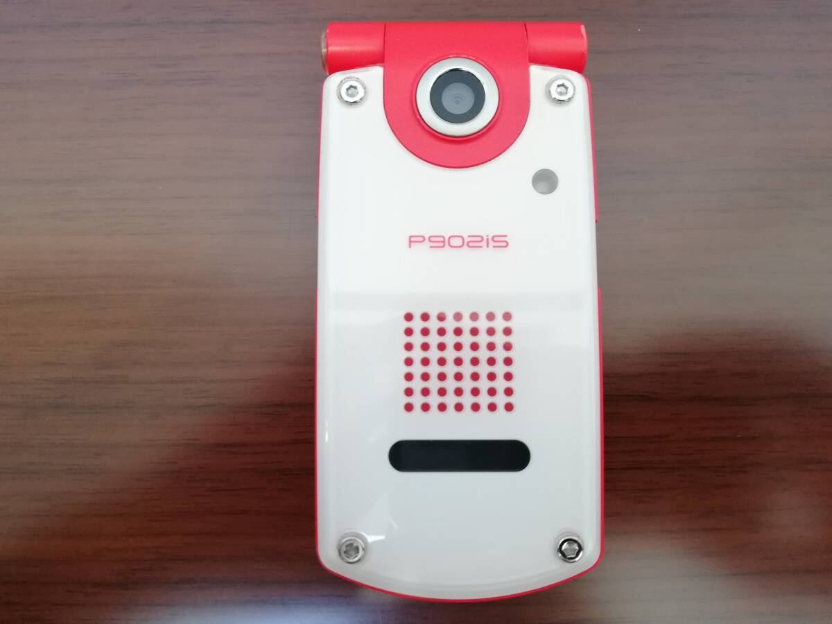 NTTdocomo ドコモ FOMA P902iS レッド×クリムゾンドット Panasonic パナソニック製 中古携帯電話 ガラケー 折り畳み_画像1