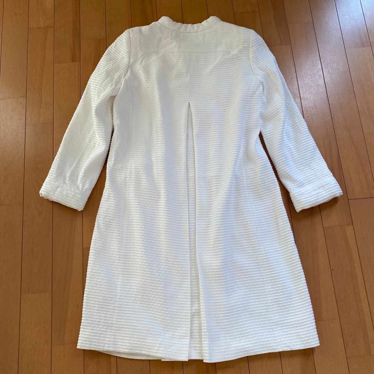 レッドヴァレンティノ　刺繍 スプリングコート　ノーカラーコート　美品　七分袖　白　 ロングコート