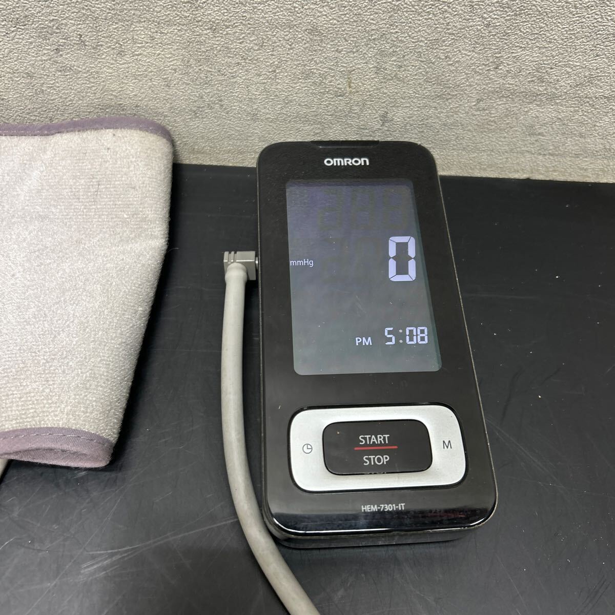 OMRON オムロン デジタル血圧計 HEM-7301-IT 動作確認済み_画像2