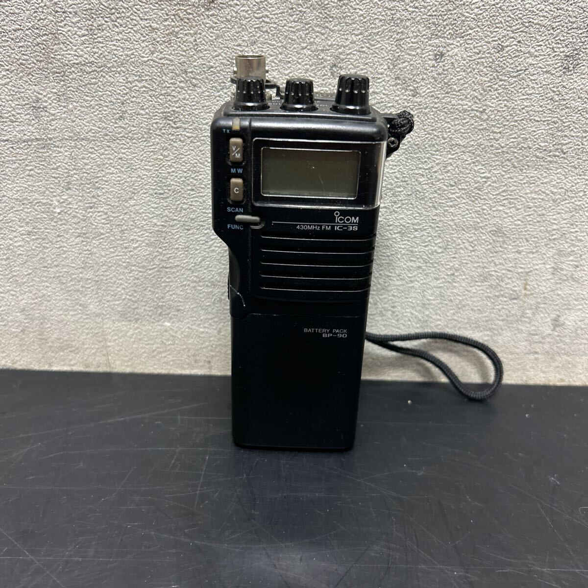 ICOM アイコム IC-3s トランシーバー BP-90 無線機 アマチュア無線機 ハンディ　現状品　動作未確認_画像1