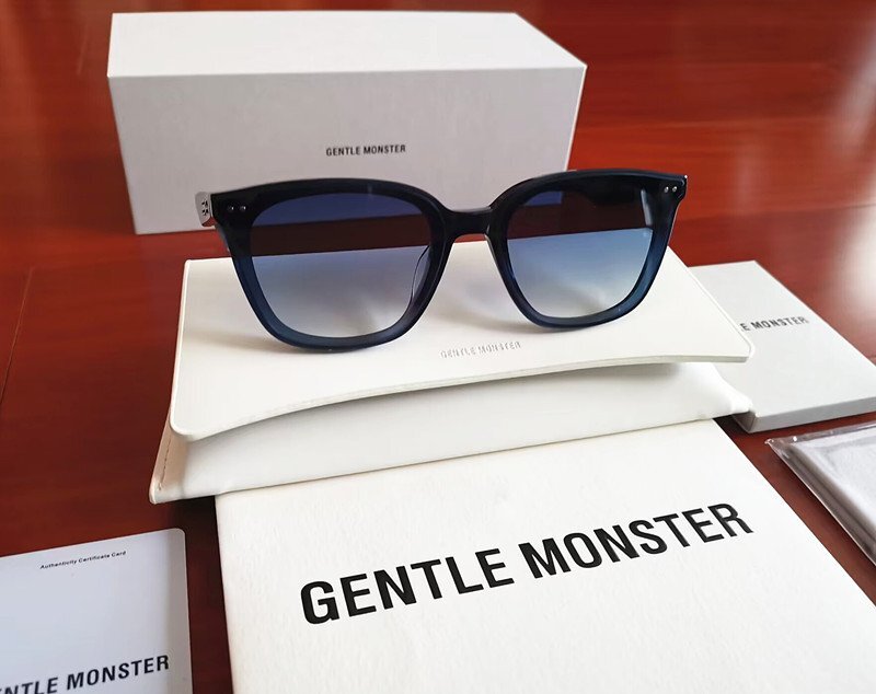  new goods unused * popular model *GENTLE MONSTER*jentoru Monstar HEIZER. slope wide .BTS favorite * sunglasses * blue 