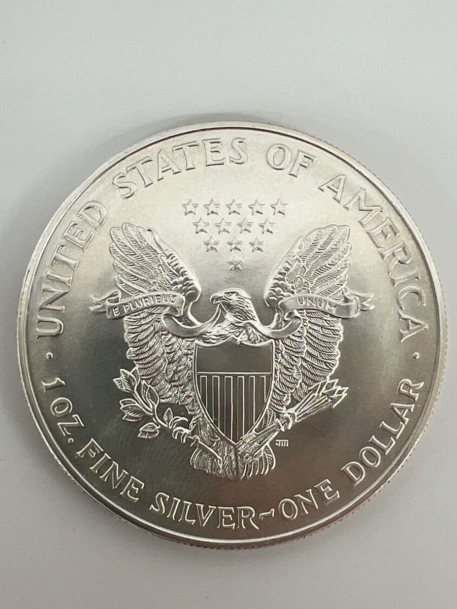 アメリカンイーグル銀貨 1oz シルバーコイン ケース付き シルバー 1ドル 31.2g ウォーキングリバティ  1オンス GST050807の画像2