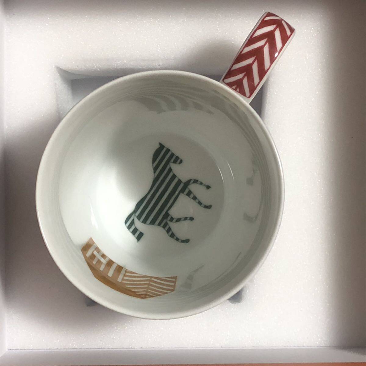未使用 HERMES マグ 〈カバン〉 シェブロン・ブルー ポーセリン 未使用 HERMES マグ 〈カバン〉 シェブロン・ブルー ポーセリン