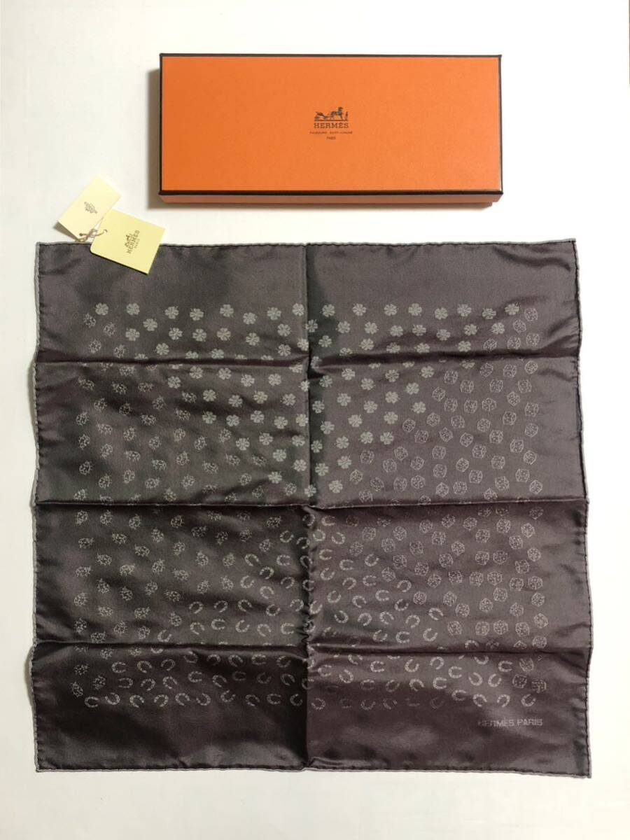 未使用 タグ付 HERMES プチカレ ミニスカーフ シルク エルメス 未使用 タグ付 HERMES プチカレ ミニスカーフ シルク エルメス