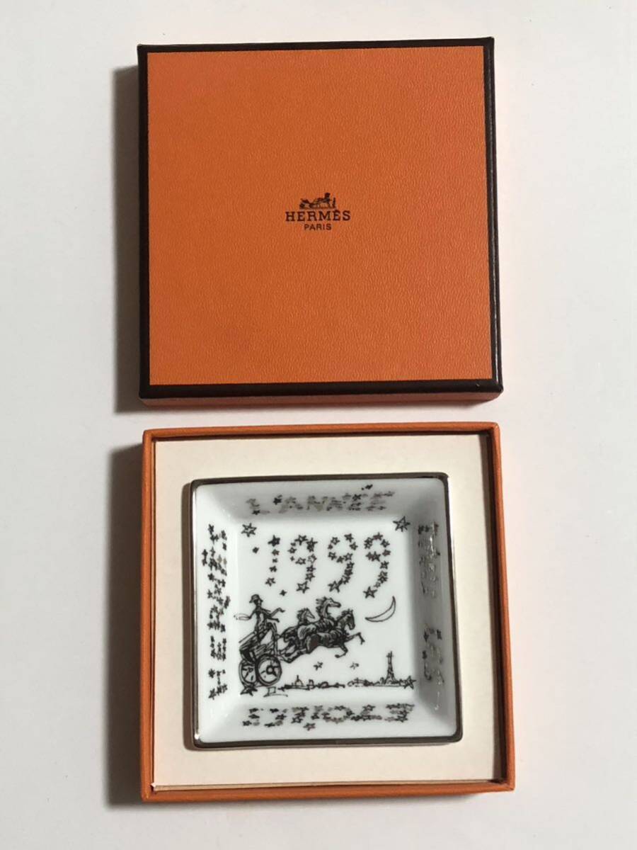 Yahoo!オークション - 希少 未使用 HERMES スクエア トレイ Yahoo!オークション - 希少 未使用 HERMES スクエア トレイ