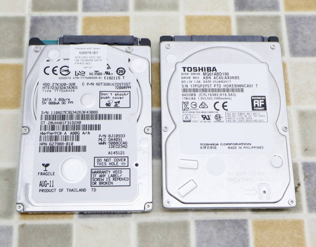 ∠ 1TB 320GB｜2枚まとめ 2.5インチ SATA 内蔵型 ハードディスク｜TOSHIBA HGST MQ01ABD100 Z7K320-320 HDD｜ ジャンク JUNK■O6401_画像1