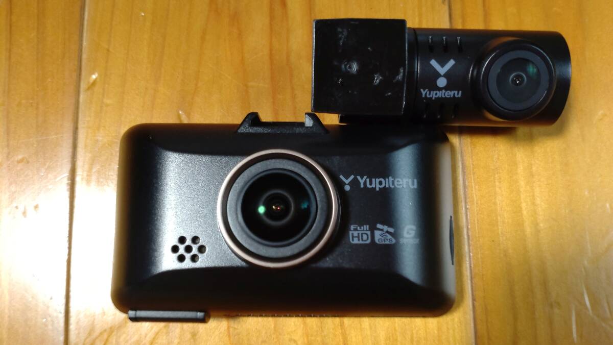 ★☆Yupiteru ユピテル 2カメラドライブレコーダー Y-230d 中古美品☆★の画像1