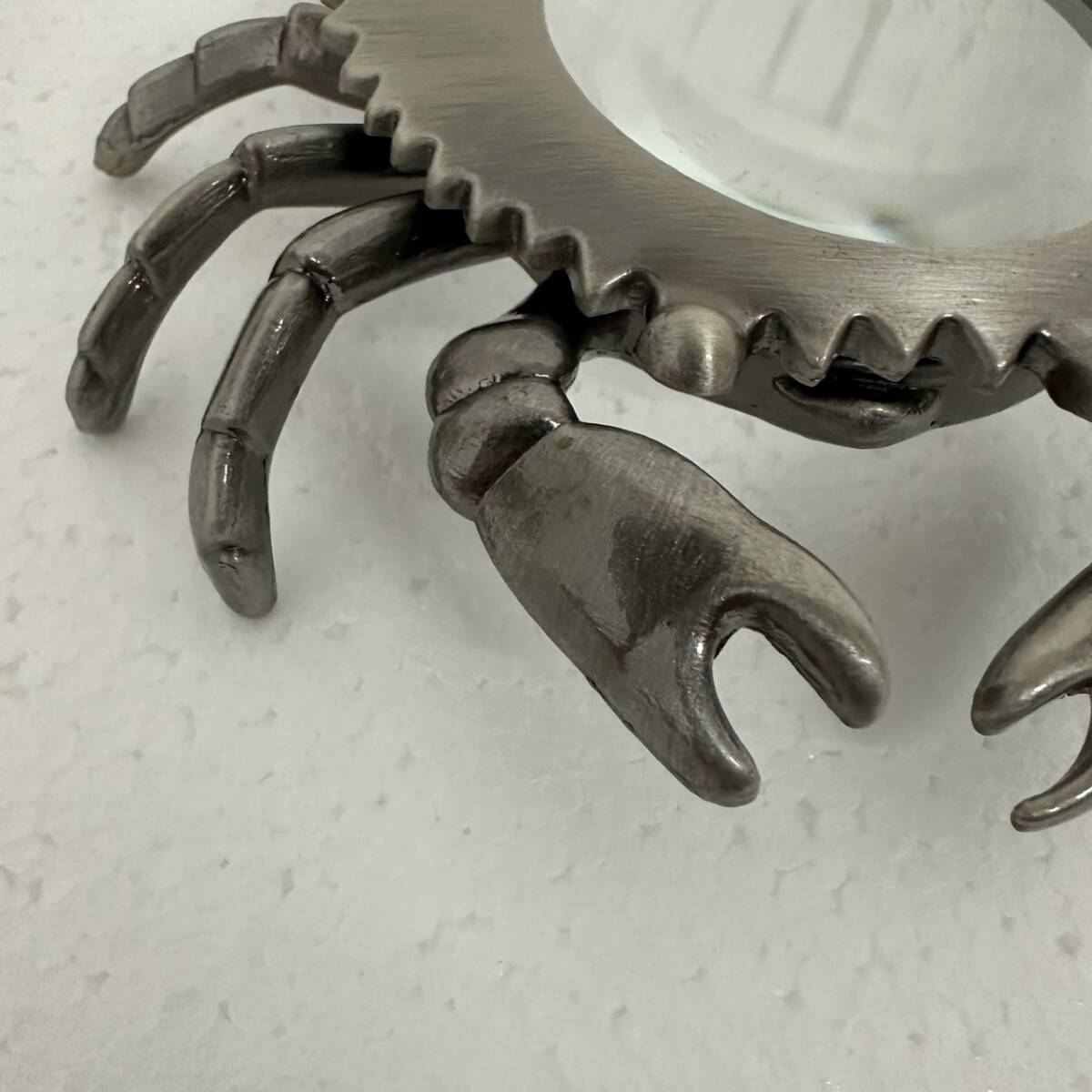 アンティーク調　ヴィンテージ風　カニの置物　真鍮　虫メガネ　ペーパーウェイト FQ1482