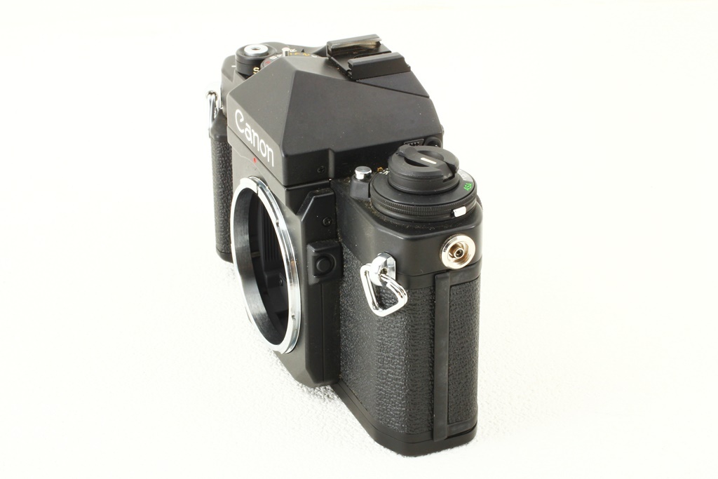 格安品◆Canon キヤノン New F-1 アイレベルボディ◆一眼レフフィルムカメラ,最後期,希少/A4439_こちら側もご覧の通りの状態です！