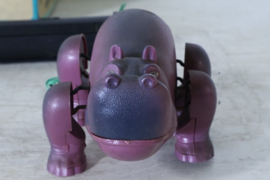 TB526 Showa Retro electric remote control hippopotamus operation goods * toy Town /.... series No2/ box attaching / toy / toy / that time thing / walk / animal / old tool tag boat 