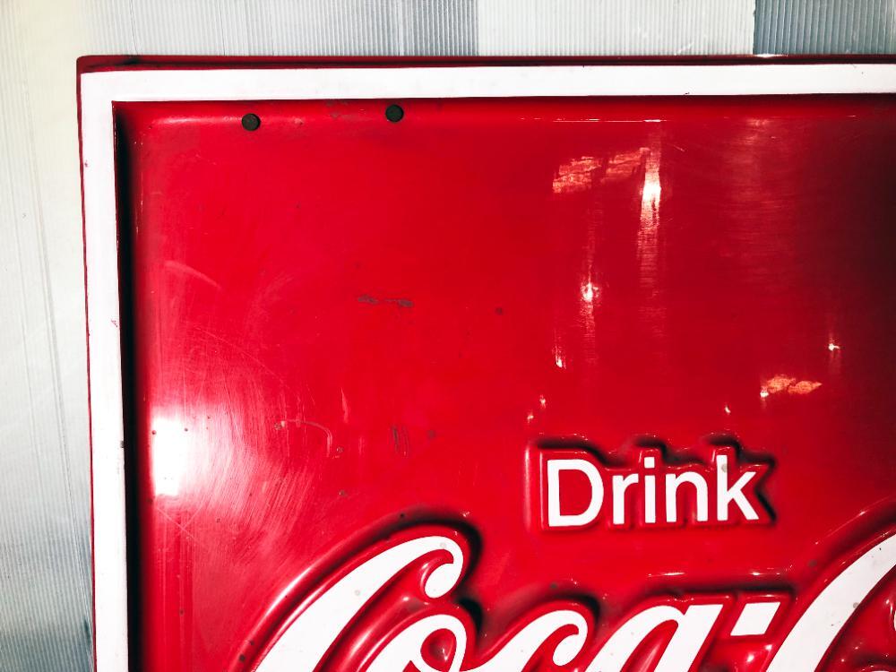 ◎送料無料★超美品 中古★Coca Cola コカコーラ 看板 レトロ エンボス加工 幅約92㎝【コカコーラ看板】DDXL_画像5