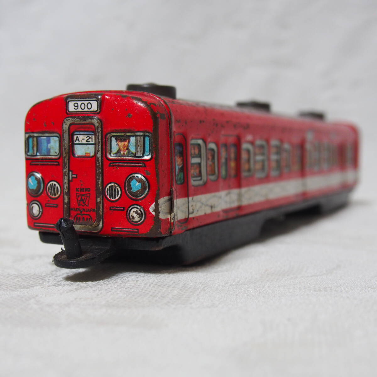 MADE IN JAPAN 製 !! 状態良好なブリキ製トイ、 手押し式の「赤 電車」 ( 管理番号 38 )_画像6