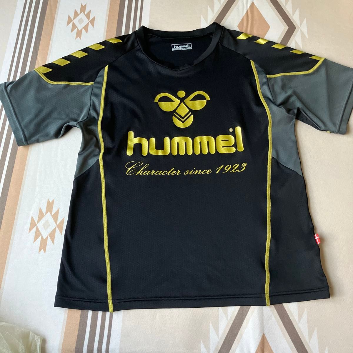 hummel ジュニア半袖Tシャツ 140 ヒュンメル 黒×グレー×金 サッカー 