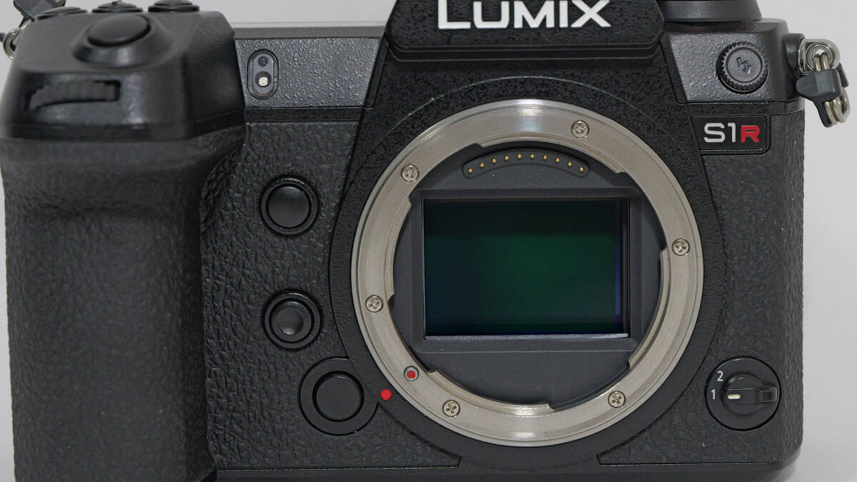 ○中古美品【Panasonic パナソニック】LUMIX DC-S1R-K ボディ ショット数10,612_画像2