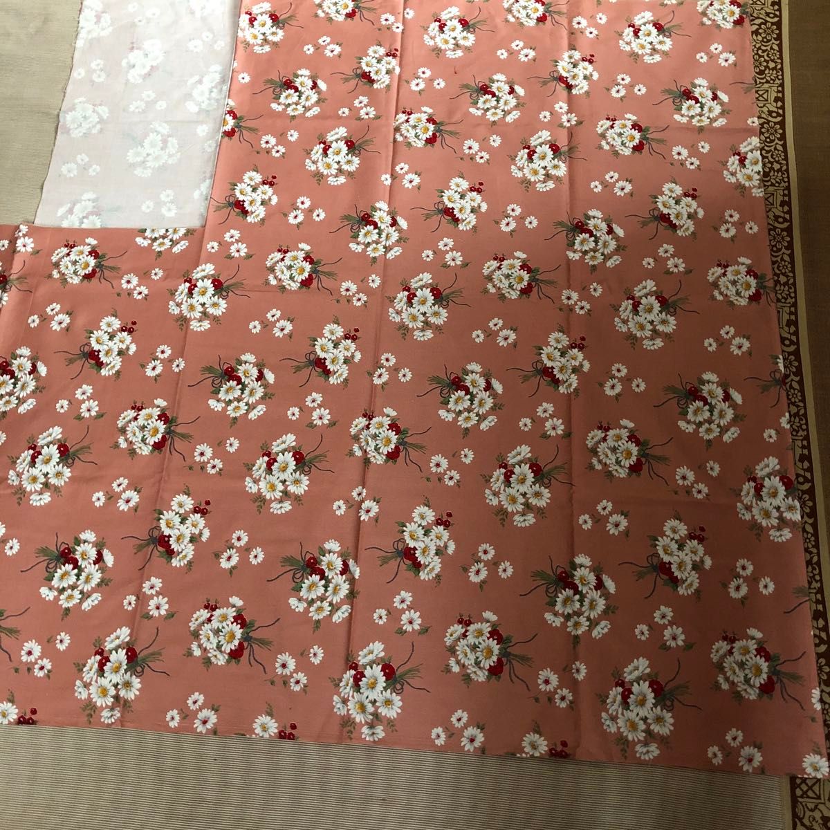 花束　サーモンピンク生地　綿100%  110×180