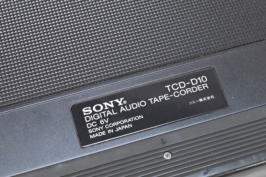 SONY Sony [DIGITAL AUDIO TAPE-CORDER TCD-D10] для бизнеса портативный DAT магнитофон AC адаптор мягкий чехол *8 день конец 21 час ~!