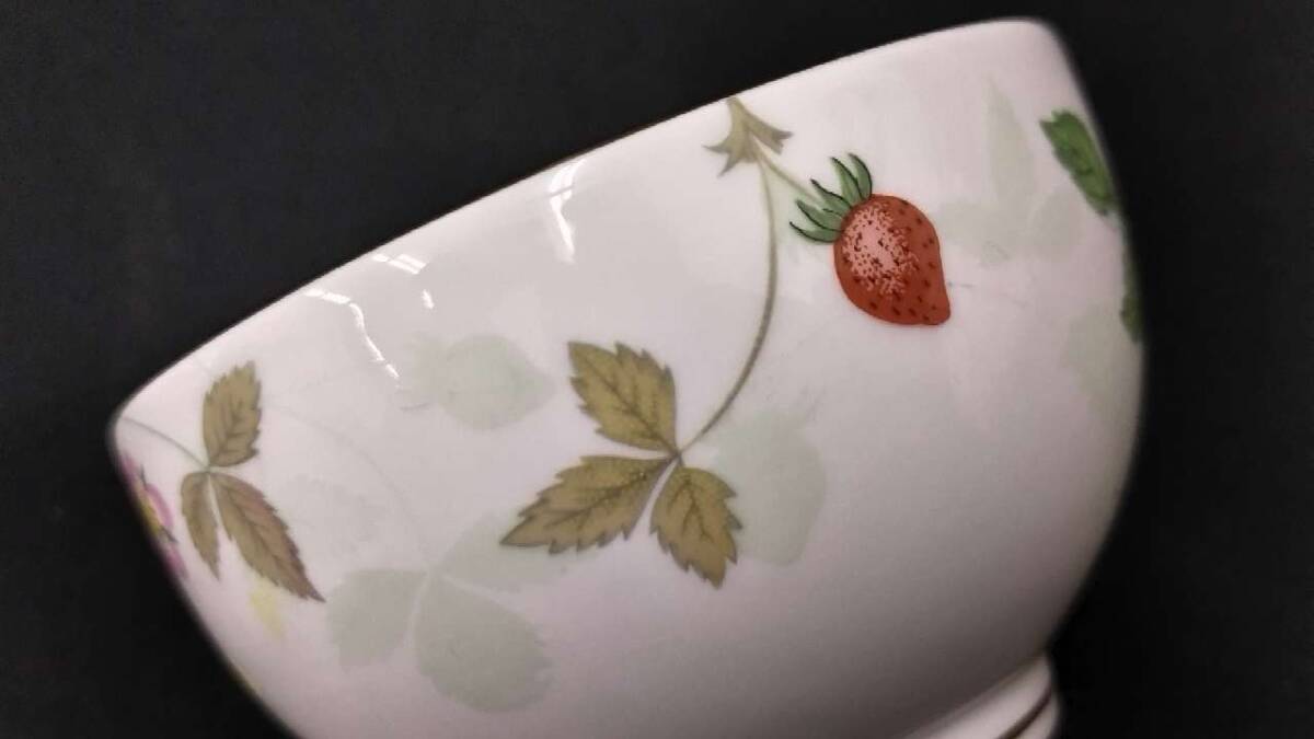 【美品】WEDGWOOD WILD STRAWBERRY ウェッジウッド ワイルドストロベリー ジャパニーズティーカップ×2客 ペアセット 英国製【保管品】(60)の画像8