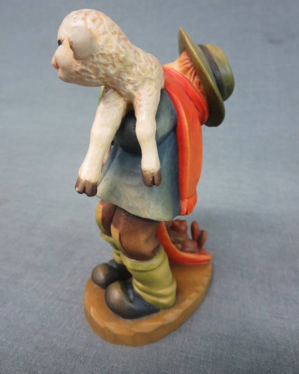 ANRI アンリ 木彫り人形 「ヒツジを抱く少年」 フェランディス ITALY 中古品！の画像3