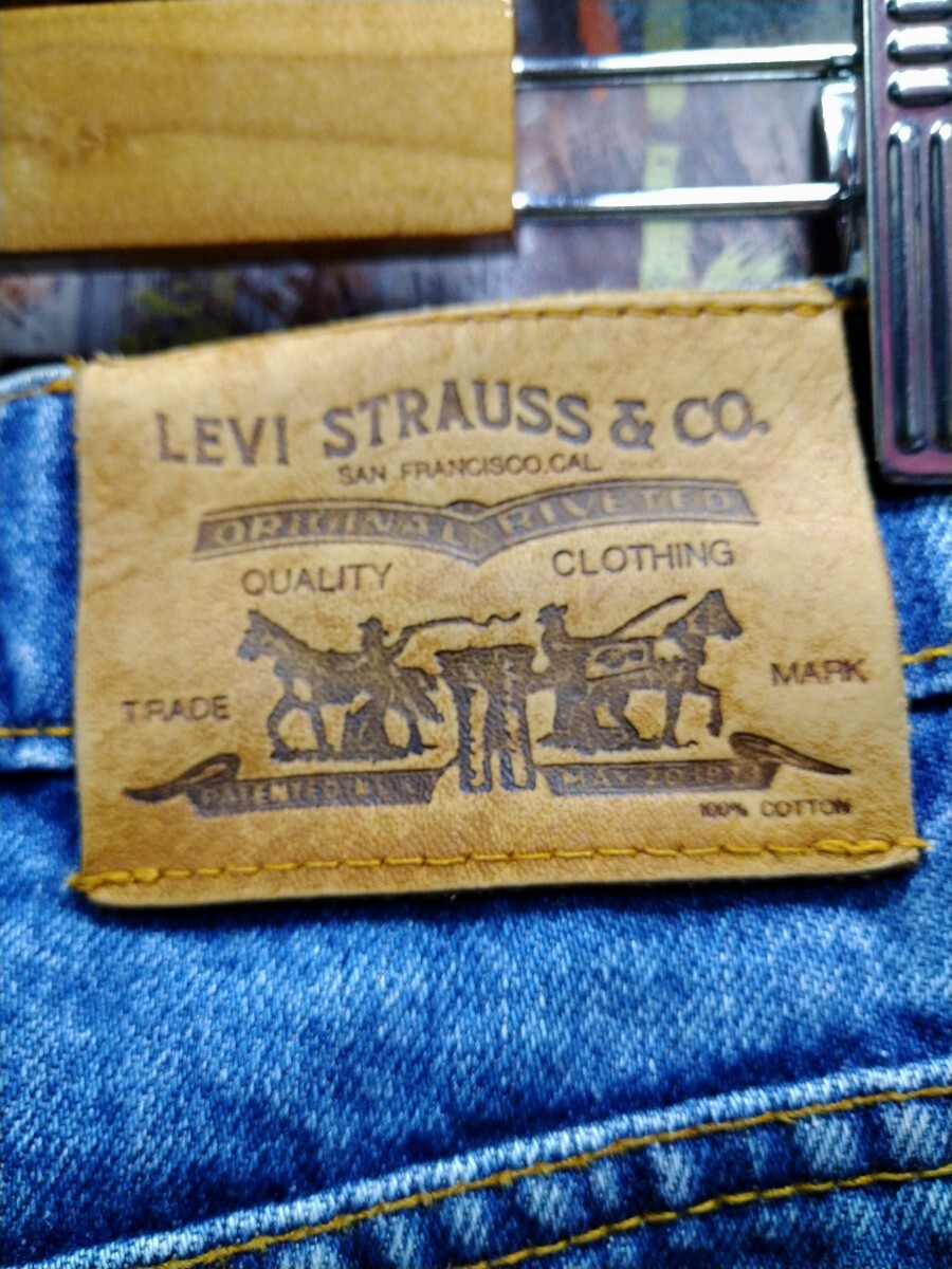 送料込★Levi's525-0217/テーパードストレート ミドルライズ/31表示~w実寸76/中浅インディゴ/5ポケ/厚牛革ラベルベルト通し/赤タブe/86年製_厚牛革ラベルベルト通し