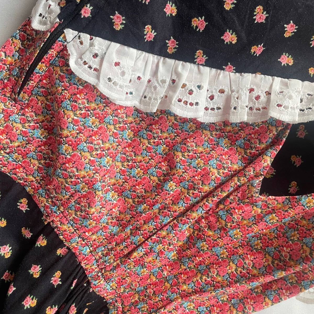 70s vintage 小花柄 ティアード ピンク ネイビー マキシ 70s vintage 小花柄 ティアード ピンク ネイビー マキシ