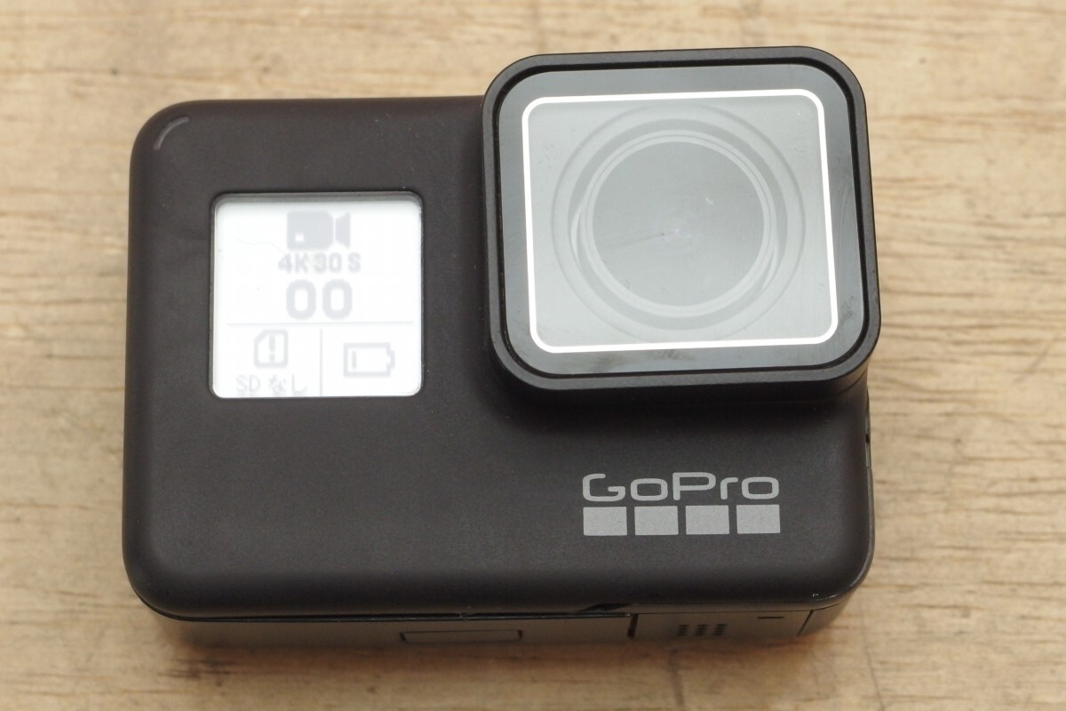 GoPro HERO7 Black バッテリー2つ 純正マルチ充電器 3WAY自撮棒 ネックマウント 防風スポンジ付 GPS 防水４K動画HyperSmooth 送料無料_画像4