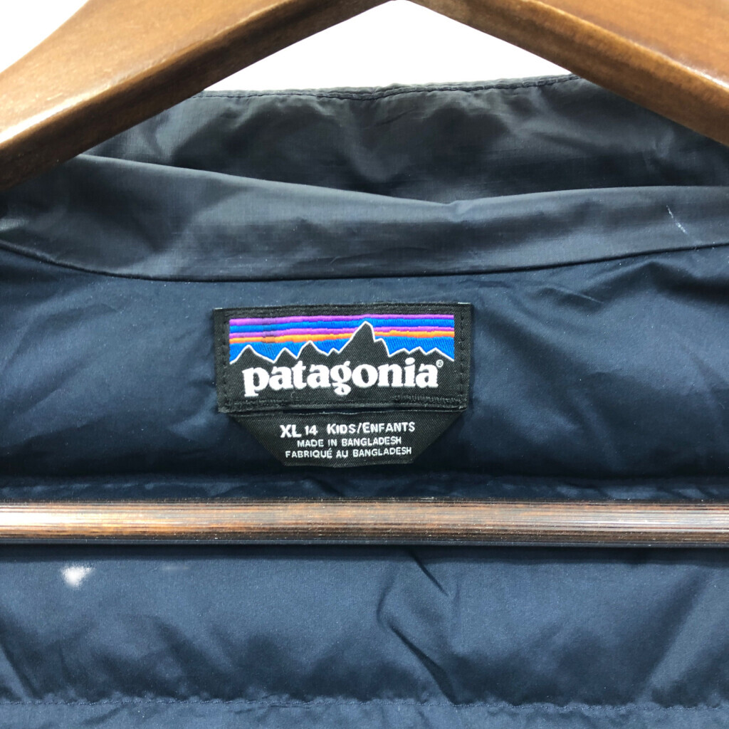 patagonia パタゴニア ダウンセータージャケット アウトドア ネイビー (キッズ XL) 中古 古着 Q5286_画像7