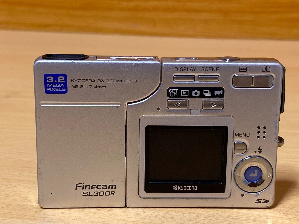 KYOCERA／ 京セラ　デジタルカメラ　kyocera 3X ZOOM LENS　f=5.8.17.4mm　3.2 MEGA PIXELS　Finecam SL300R　動作確認済み!_画像2