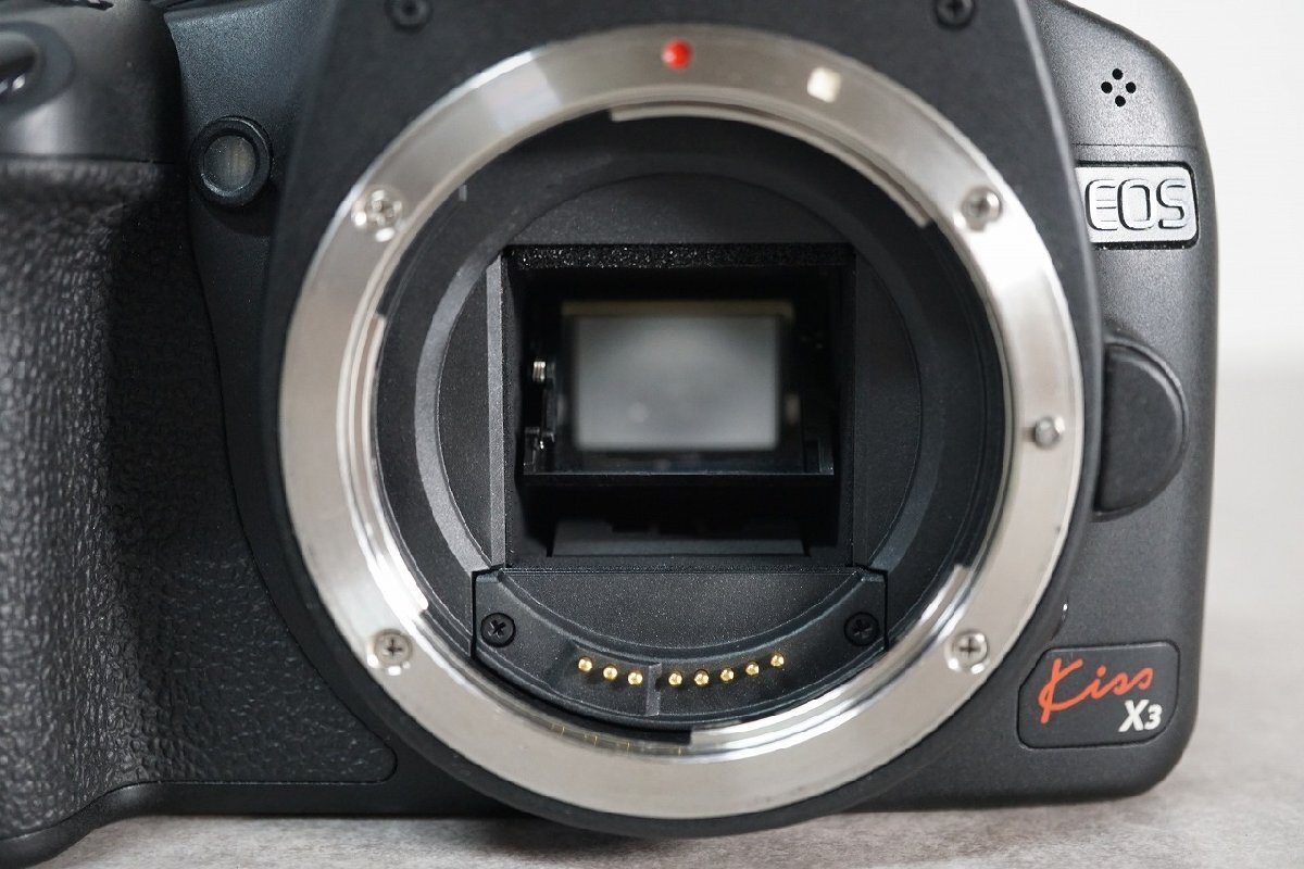 [QS][E4322680] Canon キヤノン EOS Kiss X3 デジタル一眼レフカメラ LP-E5バッテリー3点/LC-E5チャージャー/使用説明書 等付属_画像3