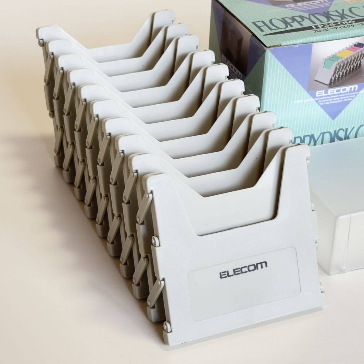 未使用保管品！ ELECOM エレコム フロッピーディスクケース 伸縮自在 3.5インチ フロッピーディスク 10枚収納可 ♪ FD_画像1