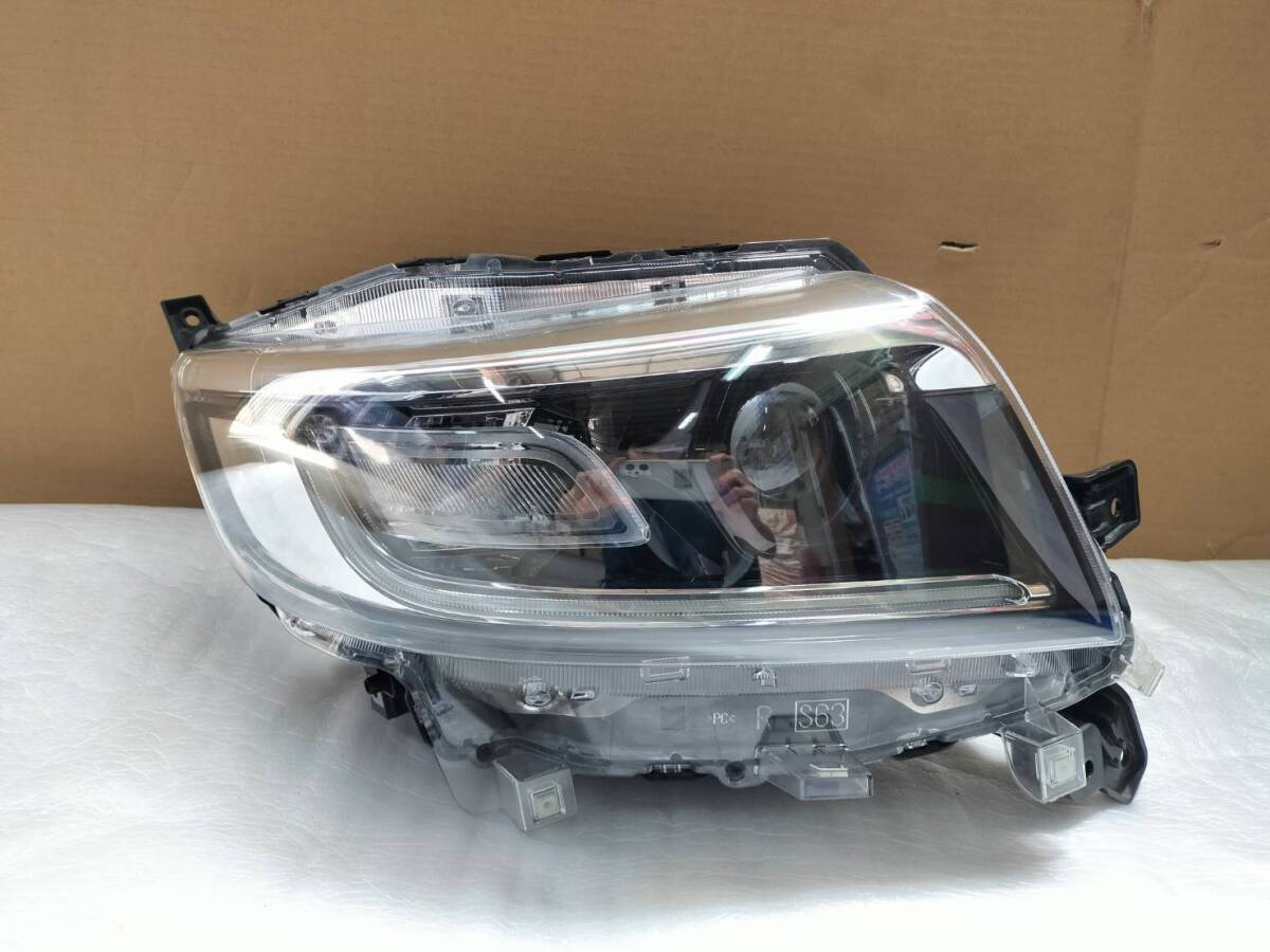 MK53S スペーシア カスタム 右 ヘッドライト 35120-79R54-000 MK53S スペーシア カスタム 右 ヘッドライト 35120-79R54-000