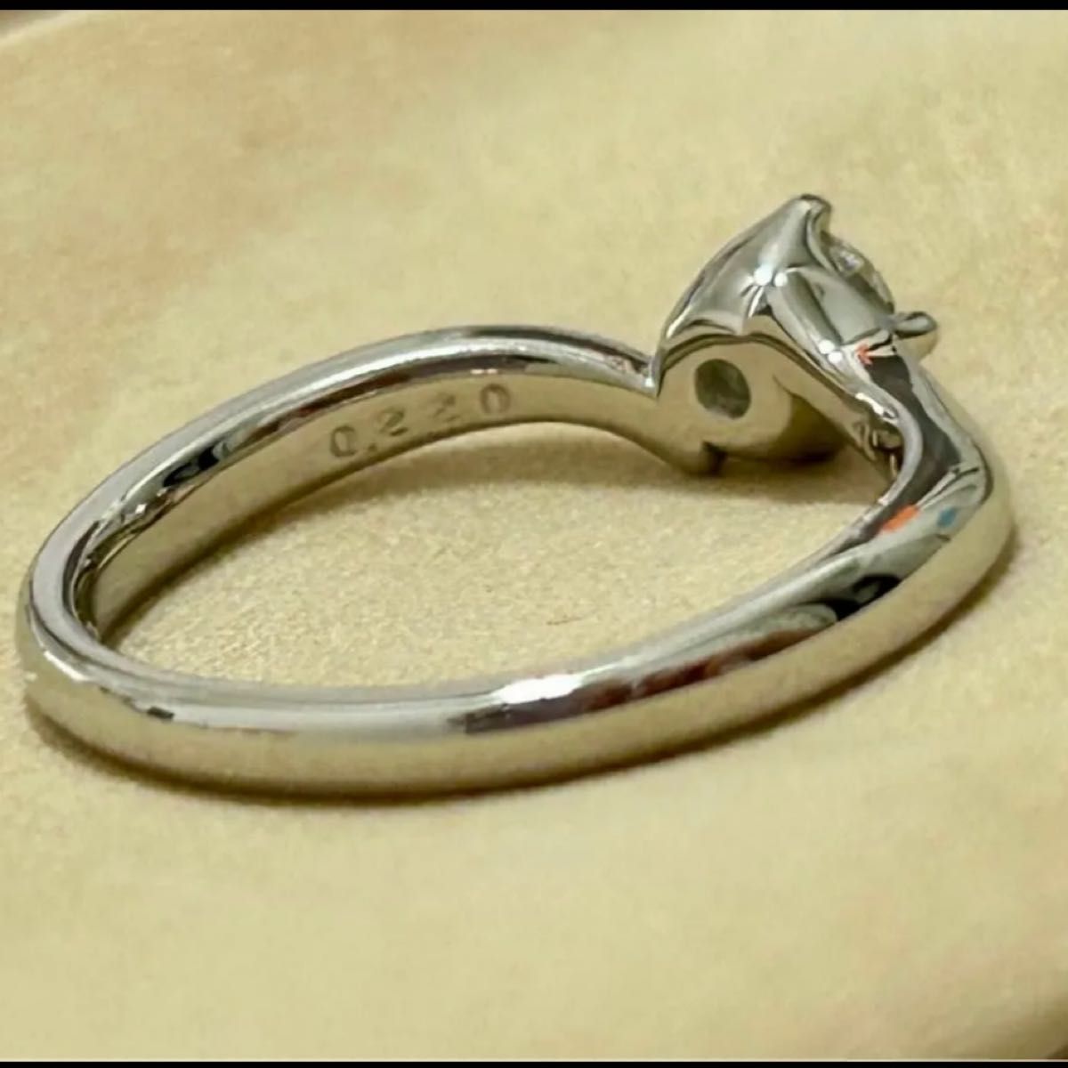 ダイヤモンドリング　婚約指輪　