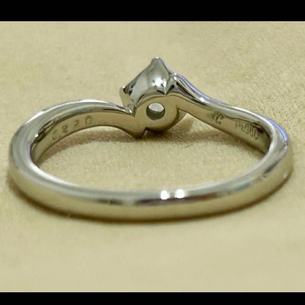 ダイヤモンドリング　婚約指輪　