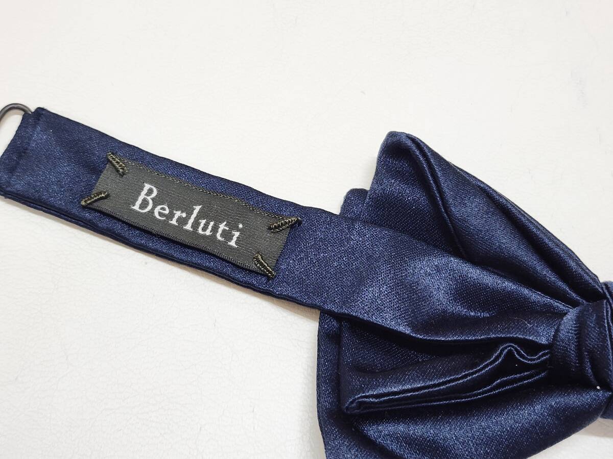 送料無料 Berluti ベルルッティ シルクサテン ネイビー ボウタイ 送料無料 Berluti ベルルッティ シルクサテン ネイビー ボウタイ
