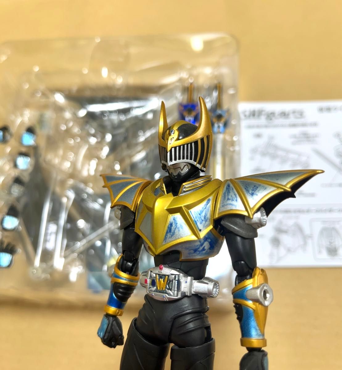 S H フィギュアーツ 仮面ライダーナイト サバイブ 仮面ライダー S H フィギュアーツ 仮面ライダーナイト サバイブ 仮面ライダー