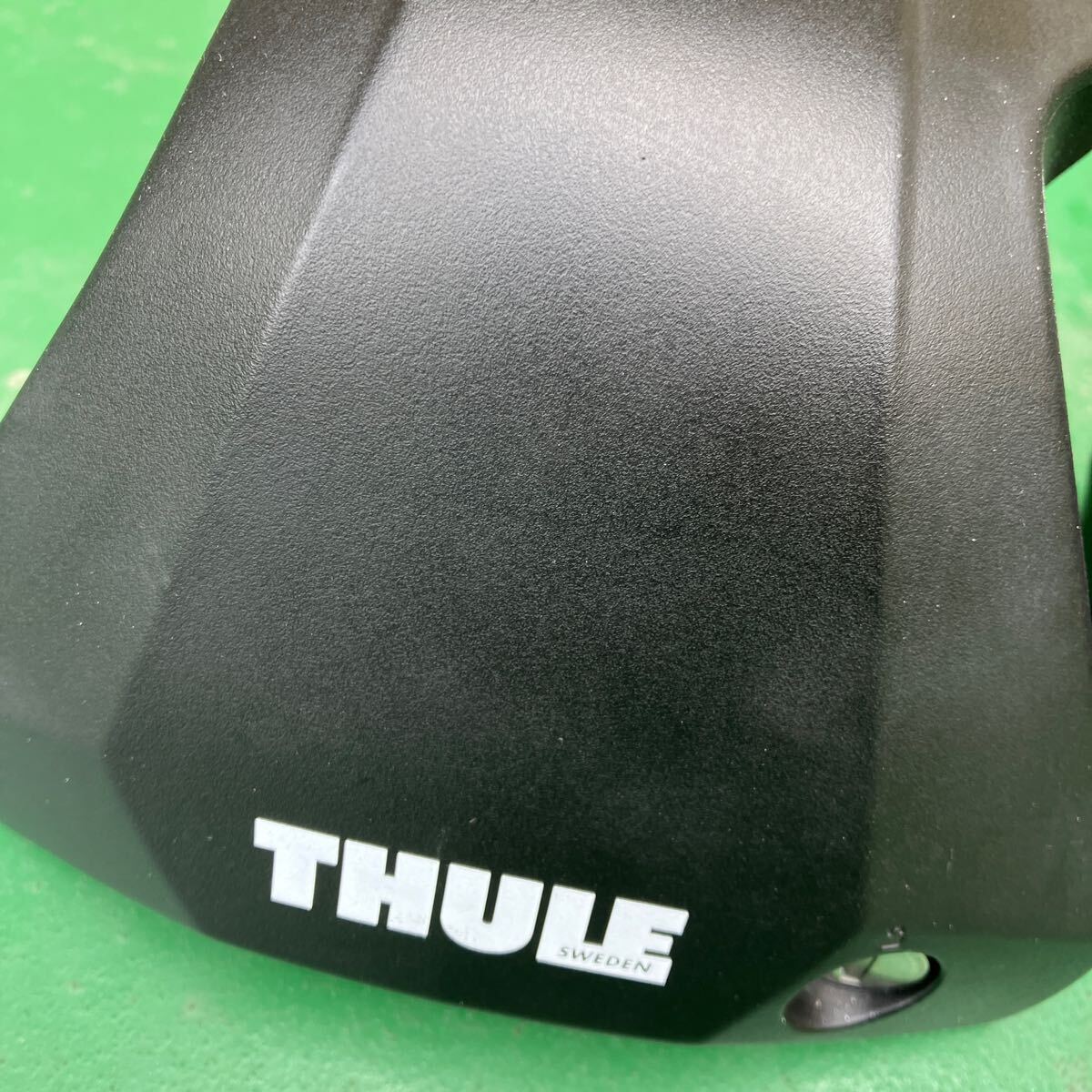 THULE トヨタ プリウス 30系用 キャリアベースセット (フット7205+バー7215B+7214B+キット5001) ウイングバーエッジ TOYOTA 30 Prius_薄いスレあり