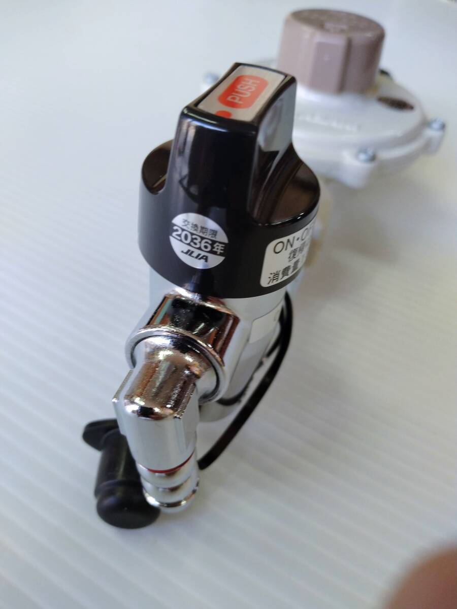 Yahoo!オークション - 未使用新品 8k容器 ボンベ LPガス 元栓