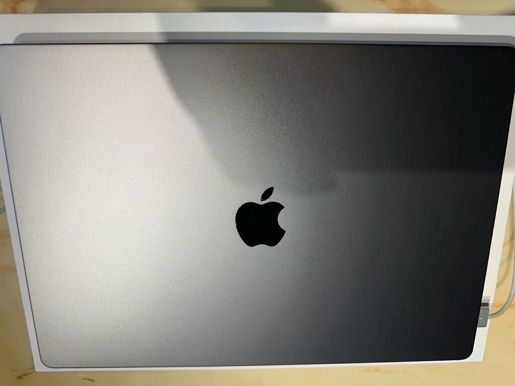 Apple Macbook Pro M1 Pro 16inch + 1TB SSD 美品_画像2