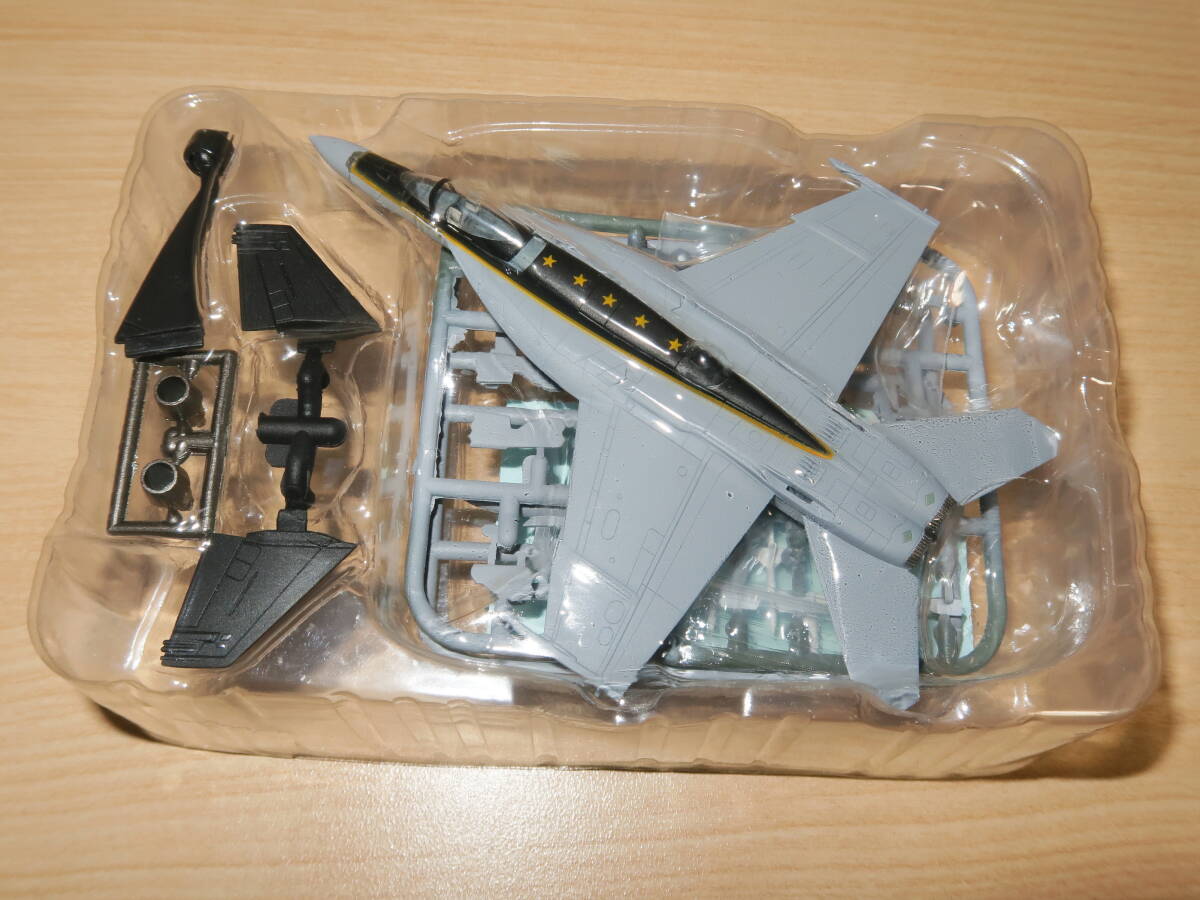 1/144 F/A-18E スーパーホーネット VFA-115 第115戦闘攻撃飛行隊 イーグルス CAG機 2016 スーパーホーネットファミリー2 エフトイズ_画像2