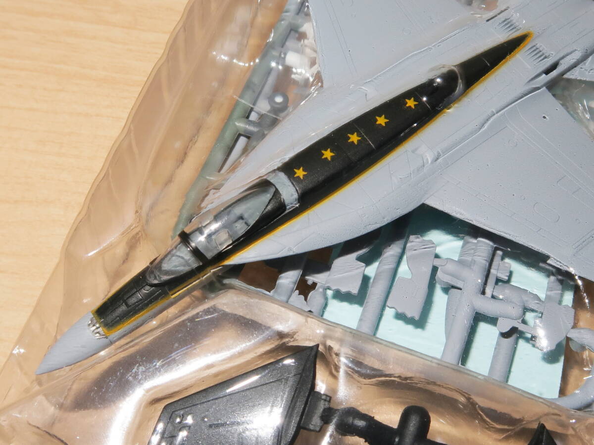 1/144 F/A-18E スーパーホーネット VFA-115 第115戦闘攻撃飛行隊 イーグルス CAG機 2016 スーパーホーネットファミリー2 エフトイズ_画像7