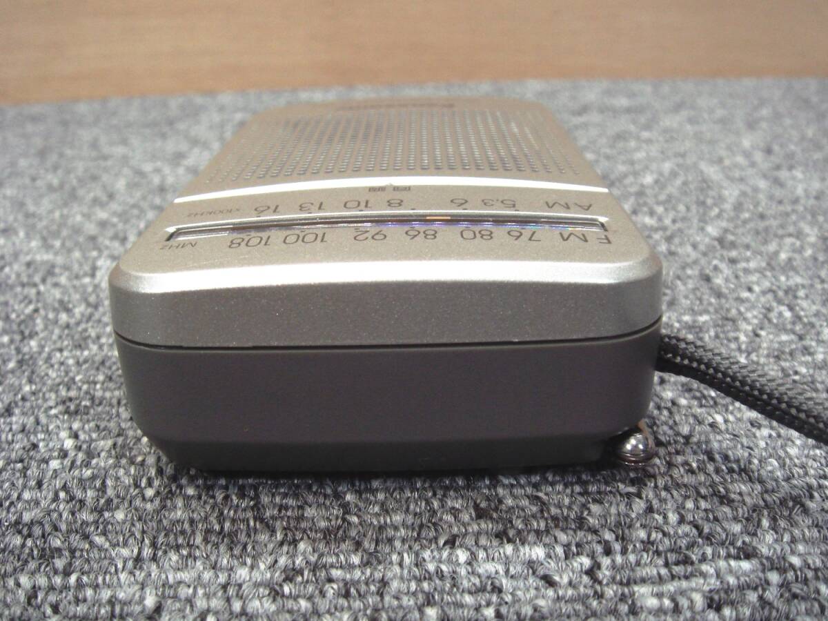 Panasonic パナソニック RF-P50A FM AM 2バンド コンパクト ラジオ ポータブル 持ち運び _画像6