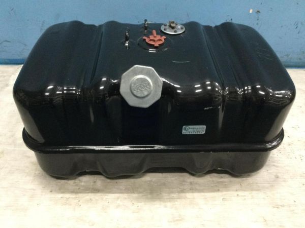 新車外し品　いすゞフォワード純正　燃料タンク　100L　897662896Y　ユニット付_画像1