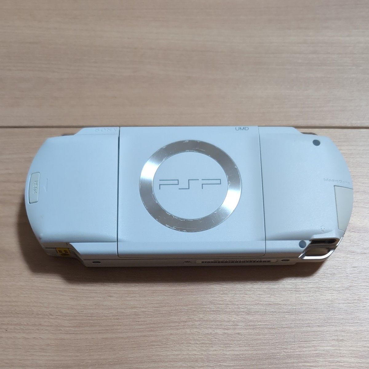 プレイステーションポータブル PSP-1000 良品 ホワイト SONY　バッテリー　メモリースティック