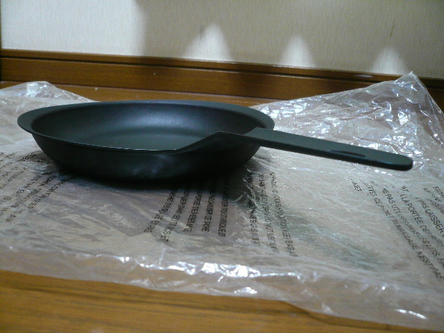 未使用! KOMIN コーミン 三条特殊鋳工所 鉄鋳物 オーバルフライパン 20cm KO-3301 ブラック IH対応 Made in JAPANの画像5