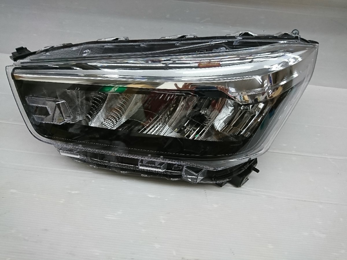 ★中古品★トヨタ 純正 A200A ライズ 後期 LED ヘッドライト 左 助手席 ICHIKOH 1990 A200S ロッキー【他商品と同梱歓迎】の画像1