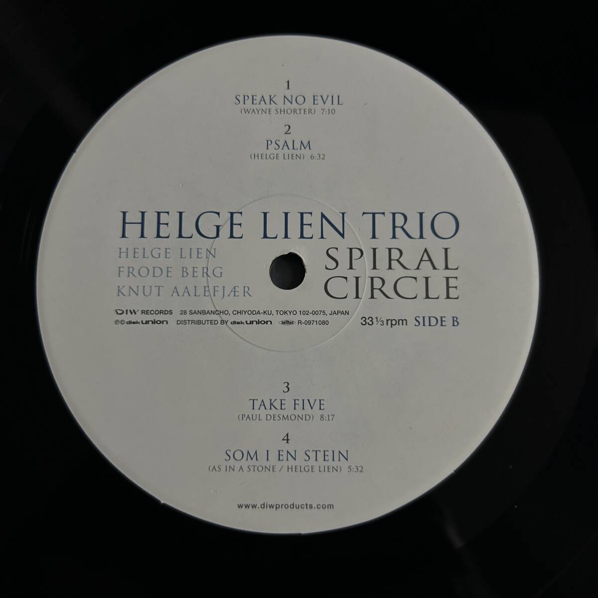 ヘルゲ・リエン Helge Lien Trio / スパイラル・サークル Spiral Circle LP DIW-3029_画像5