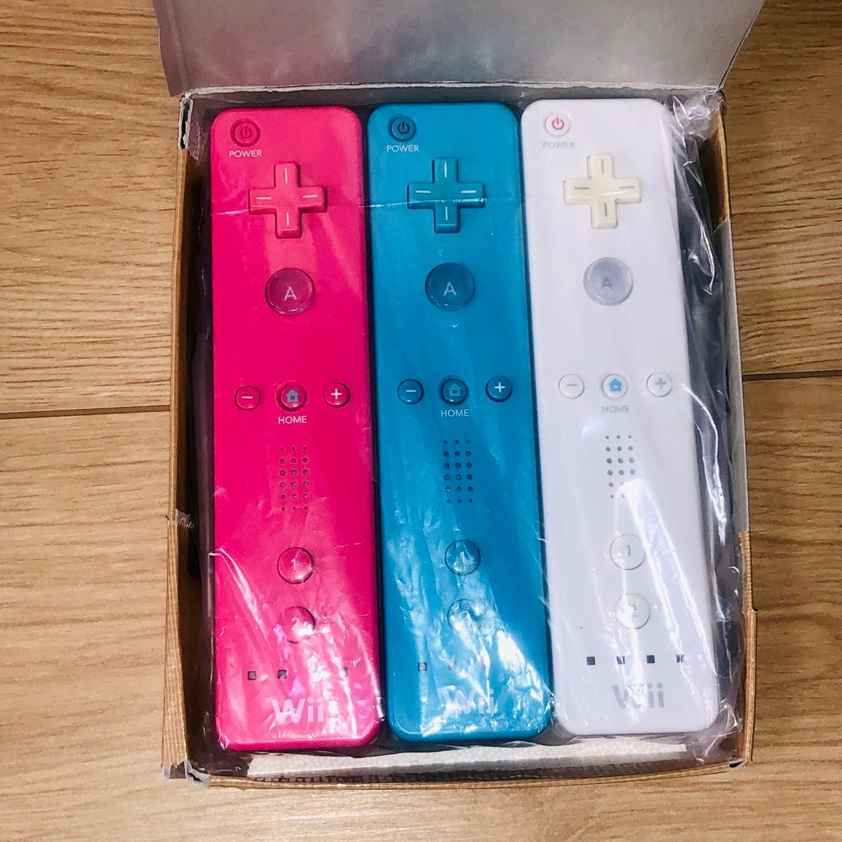 Wii コントローラー  3個セット　任天堂 Nintendo ピンク 白 ブルー　