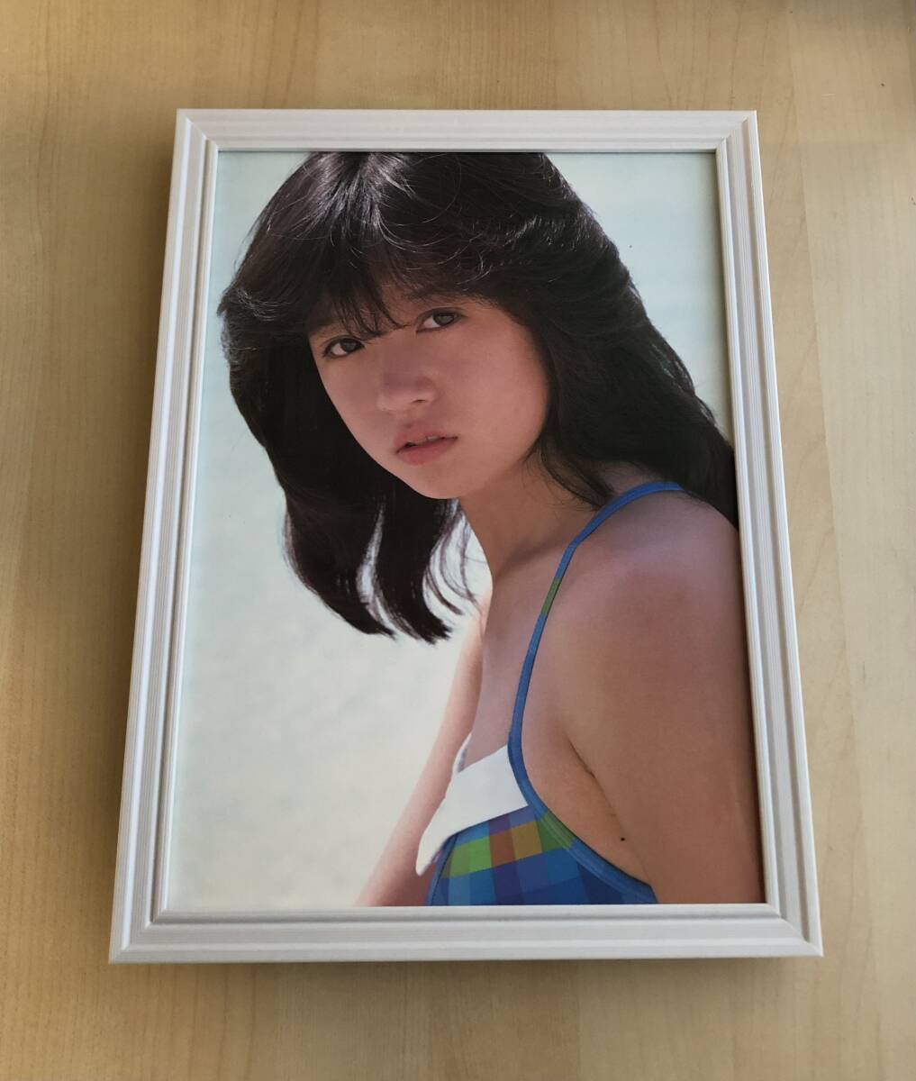 kj ★額装品★ 中森明菜 グラビア セクシー 水着 貴重写真 A4サイズ額入り ポスター風デザイン 癒し 美肌 _画像1