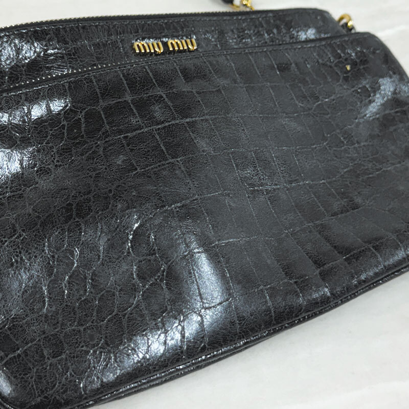 [T-11] used MIUMIU MiuMiu black ko type pushed . shoulder bag pochette pouch clutch bag 2way black 