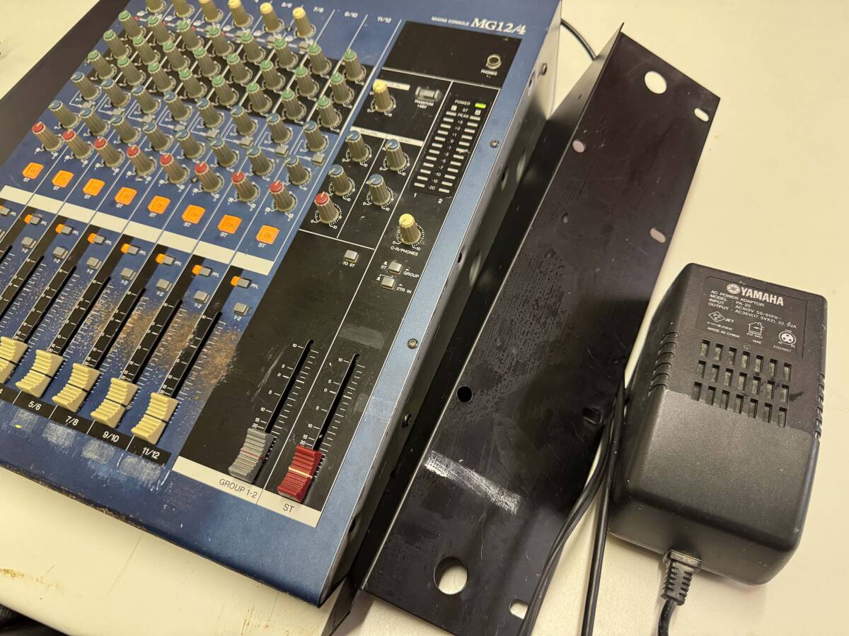 【ジャンク】YAMAHA MG12/4 MIXING CONSOLE Mixer Audio ヤマハ ミキシング コンソール アナログ ミキサー_画像2